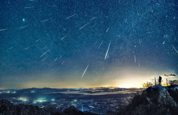 2021年8月会有流星雨吗_漂亮女人街