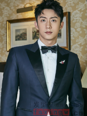 帅气男生正装发型彰显你的男神绅士风度 帅气男生正装发型彰显你的男神绅士风度
