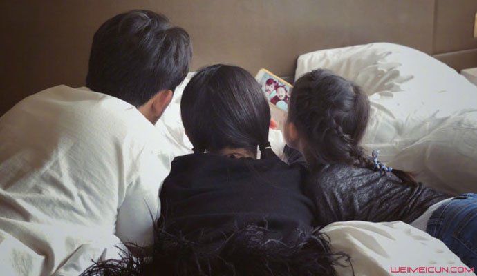 黄磊带女儿做鬼脸咋回事详情细节公开有新宝3娱乐不知道注册新宝3内情 黄磊带女儿做鬼脸咋回事 详情细节公开有新宝3娱乐不知道注册新宝3内情