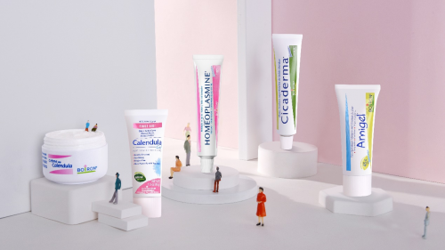 张嘉倪时装周保举的宝弘金盏花万用膏,亏得哪?